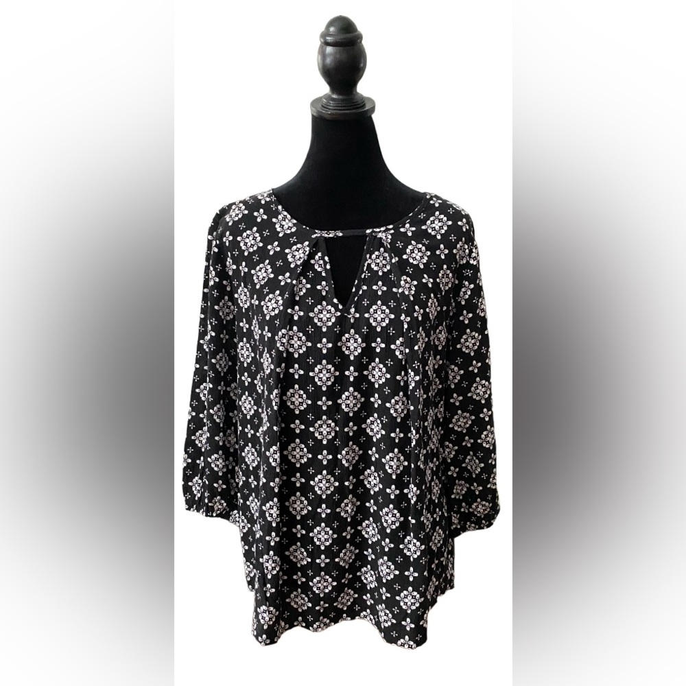 Alya: Black Boho Top with White Flowers
